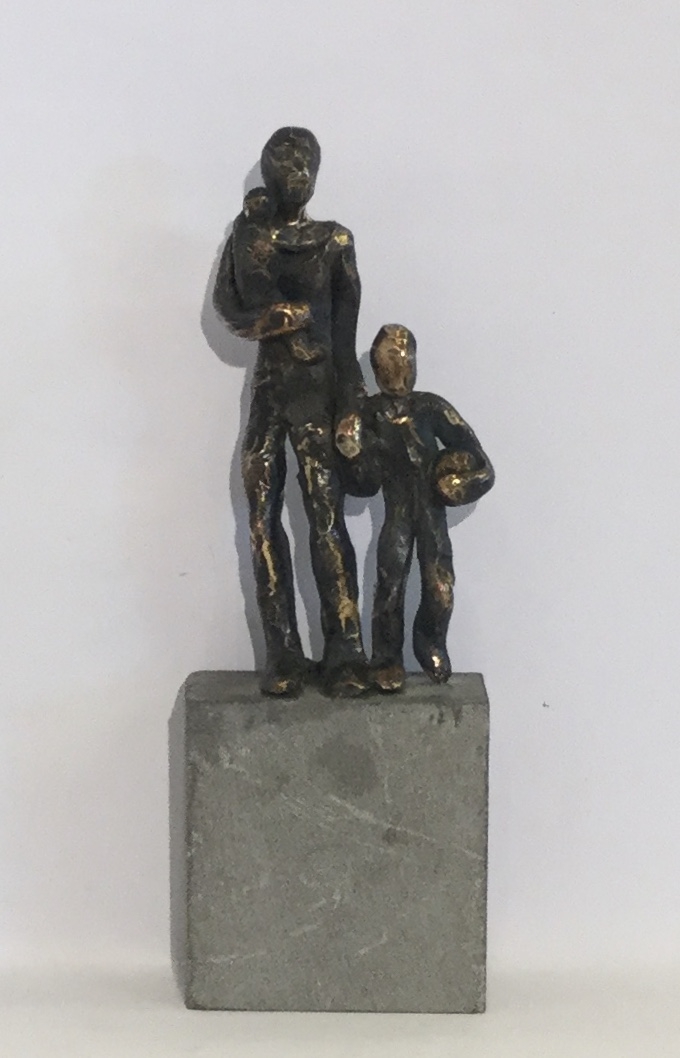 Voksen med 2 børn | Skulptur